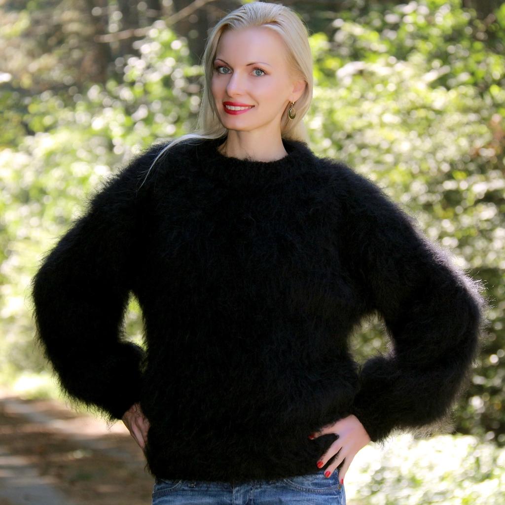 Black crewneck fuzzy mohair sweater, ready to ship, size M – SuperTanya